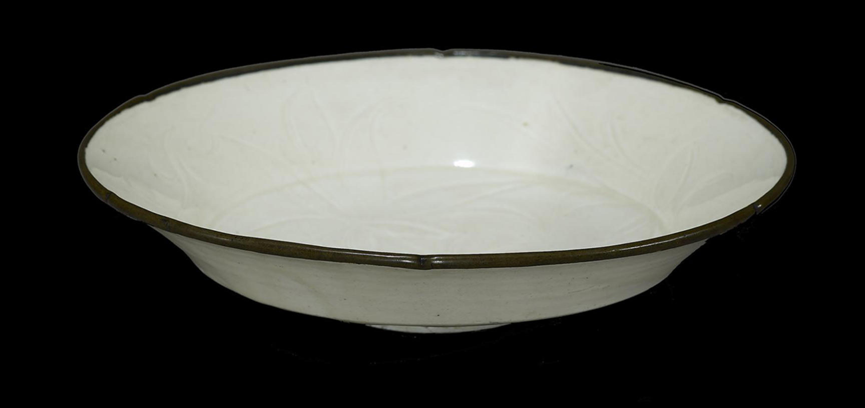 Ding ware dish